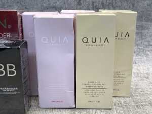 Group of beauty products - 3