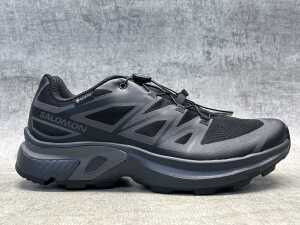 Salomon XT-EVR GORETEX size US 8 Women's - 2