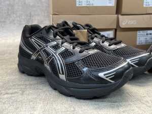 Four pairs of Asics Gel-1130 GS sizes US 6 & 7 Kids - 2