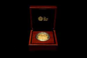 The Christening of HRH Prince George of Cambridge 2013 UK &pound;5 0.9167 gold proof coin, - 3
