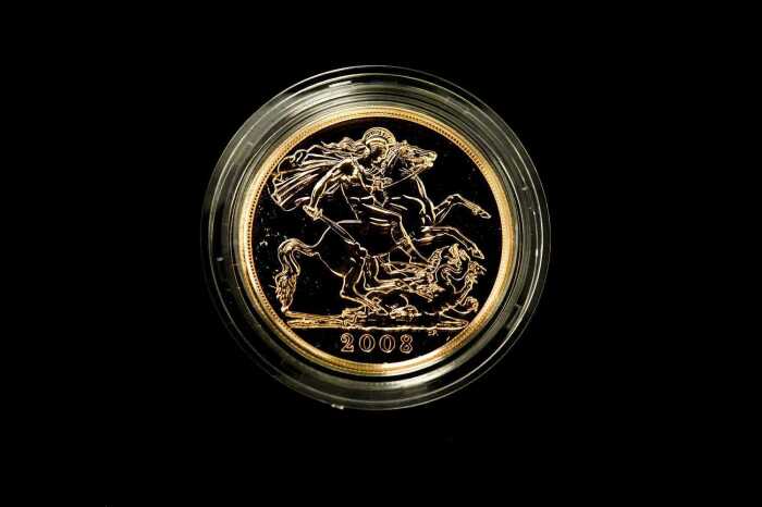 The 2008 UK &pound;5 0.9167 gold brilliant uncirculated sovereign, 39.94 grams