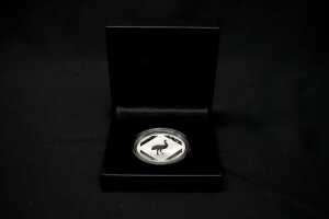 Australian Road Series Emu Road Sign 2015 $1 frosted uncirculated silver coin, 1oz - 3