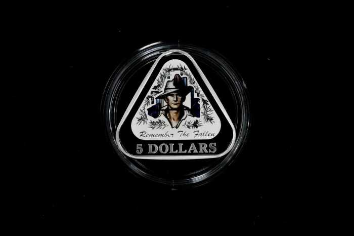 Remember The Fallen 2016 $5 coloured fine silver proof triangular coin, 22.23g