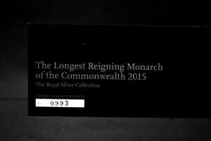 The Longest Reigning Monarch of the Commonwealth 2015 Royal Silver proof three-coin set - 6