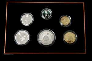 The Changeover 2016 proof set and uncirculated set - 2