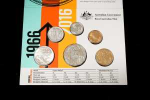 The Changeover 2016 proof set and uncirculated set - 4