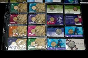 Group of assorted collectable coins - 4