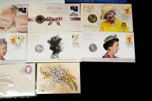 A group Queen Elizabeth II collectable coins and PNCs - 3