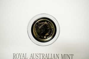 2015 C mint mark Remembrance Day $2 coin - 3
