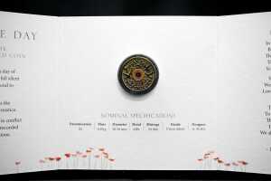 2015 C mint mark Remembrance Day $2 coin - 4