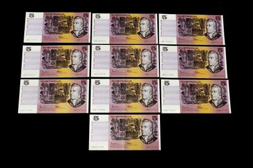 Ten Australian 1985 $5 paper banknotes, consecutive serial numbers