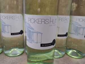 Pickers Hut NV Moscato, six bottles - 2
