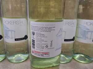 Pickers Hut NV Moscato, six bottles - 3