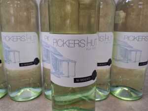 Pickers Hut NV Moscato, six bottles - 2