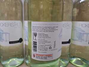 Pickers Hut NV Moscato, six bottles - 3