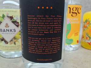 Mixed gin and non-alcoholic spirits, five bottles - 4