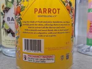 Mixed gin and non-alcoholic spirits, five bottles - 6