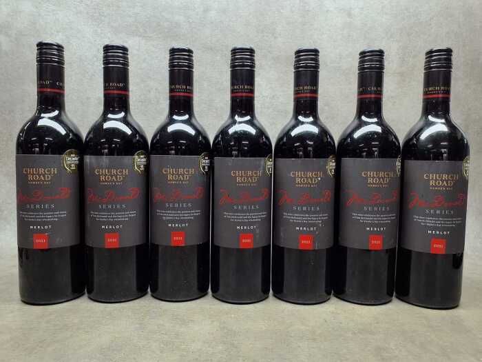 Church Road McDonald Series Merlot 2021, seven bottles