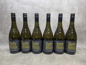 Betty & Max Chardonnay 2025, six bottles
