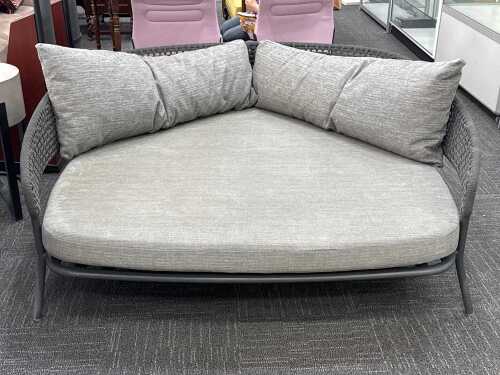 Talenti Moon Alu daybed Italian design and made for outdoor living