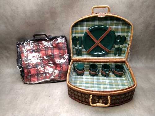 Picnic set and blanket