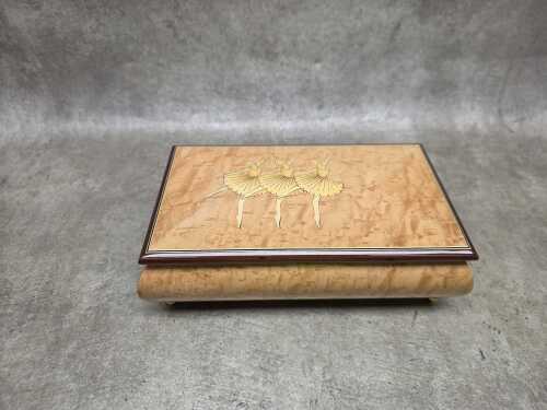 Vintage Italian musical jewellery box