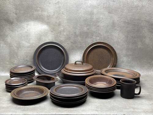 Arabia ceramic part dinner setting