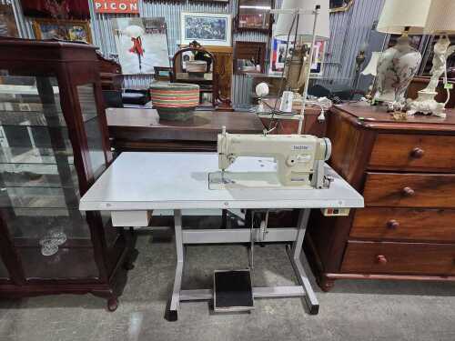 Heavy-duty sewing machine