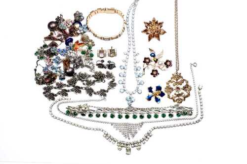 Collection of vintage costume jewellery