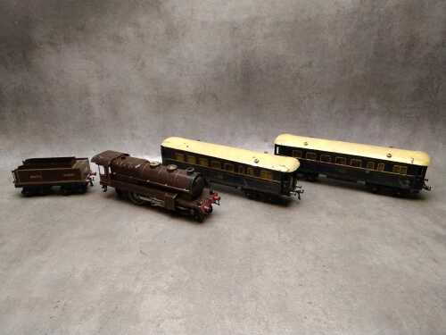 Vintage Hornby O scale tinplate model train of the Orient Express