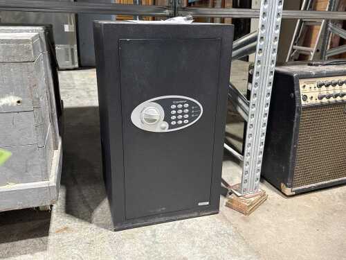 Sandleford digital safe with code and keys