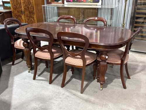 Victorian mahogany nine piece dining suite, extension table and balloon back chairs