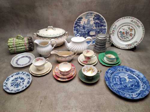Assorted porcelain including Royal Albert