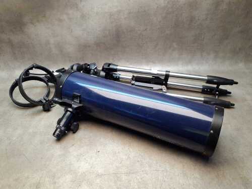 Australian Geographic Newtonian reflector telescope