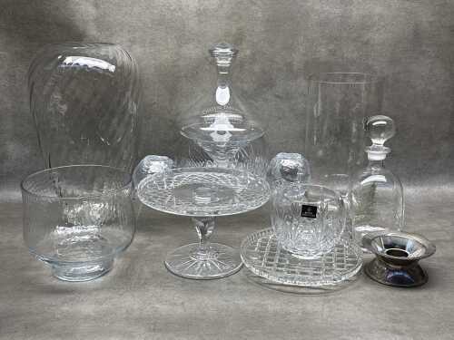 Crystal and glass decorative pieces, including Royal Doulton