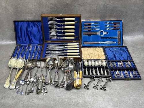 Assorted vintage silver plated cutlery, some boxed