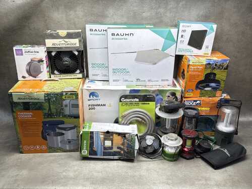 Camping accessories and outdoor gear, including Adventuridge thermal cooker (new)