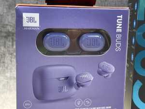 JBL Tune Buds & Logitech G903 Lightspeed gaming mouse - 2