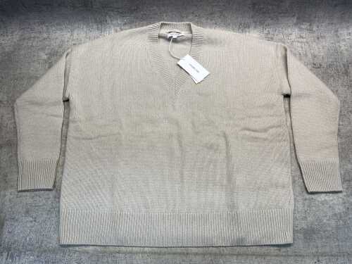 Assembly Label Alora Cashmere V Neck Knit size 8
