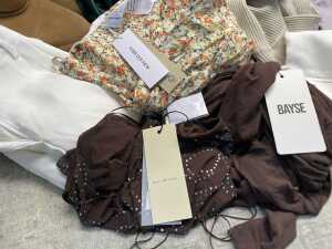 Group of Women's clothing size XS - 4
