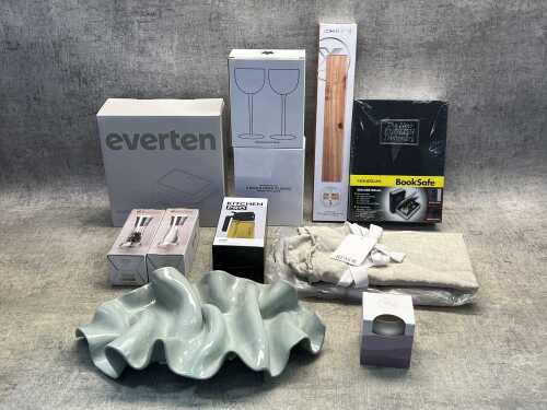 Group of homewares