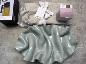 Group of homewares - 5