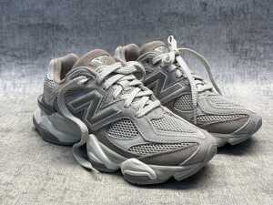 New Balance 9060 size US 5 - 3
