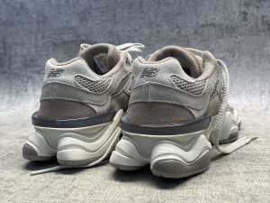 New Balance 9060 size US 5 - 4