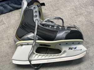 Nike Quest Zoom Air hockey skates size US L - 2
