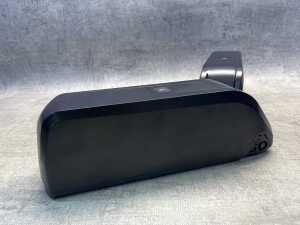 Two lithium-ion batteries & keys - 2
