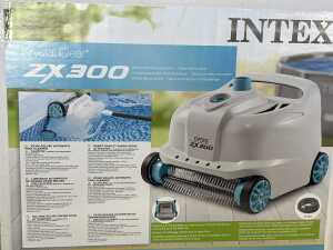 Intex Deluxe Auto Pool Cleaner - 2
