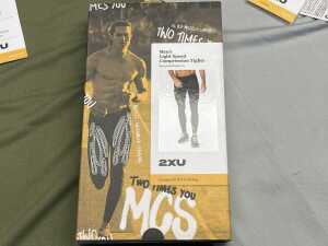Three pieces of 2XU Men's activewear size M - 4