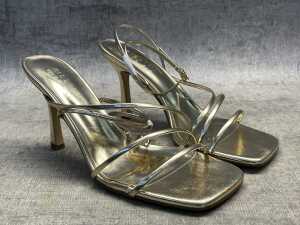 Billini Sylvia Wide Fit heel size 9 - 3