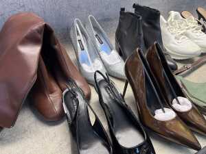 Group of Women's accessories - 2